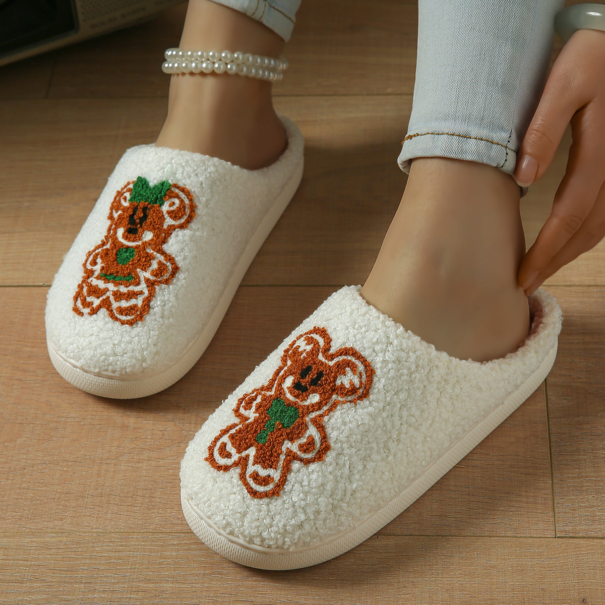 Your feet deserve this 🐾 Cotton slippers with a design, Perfect for cold weather