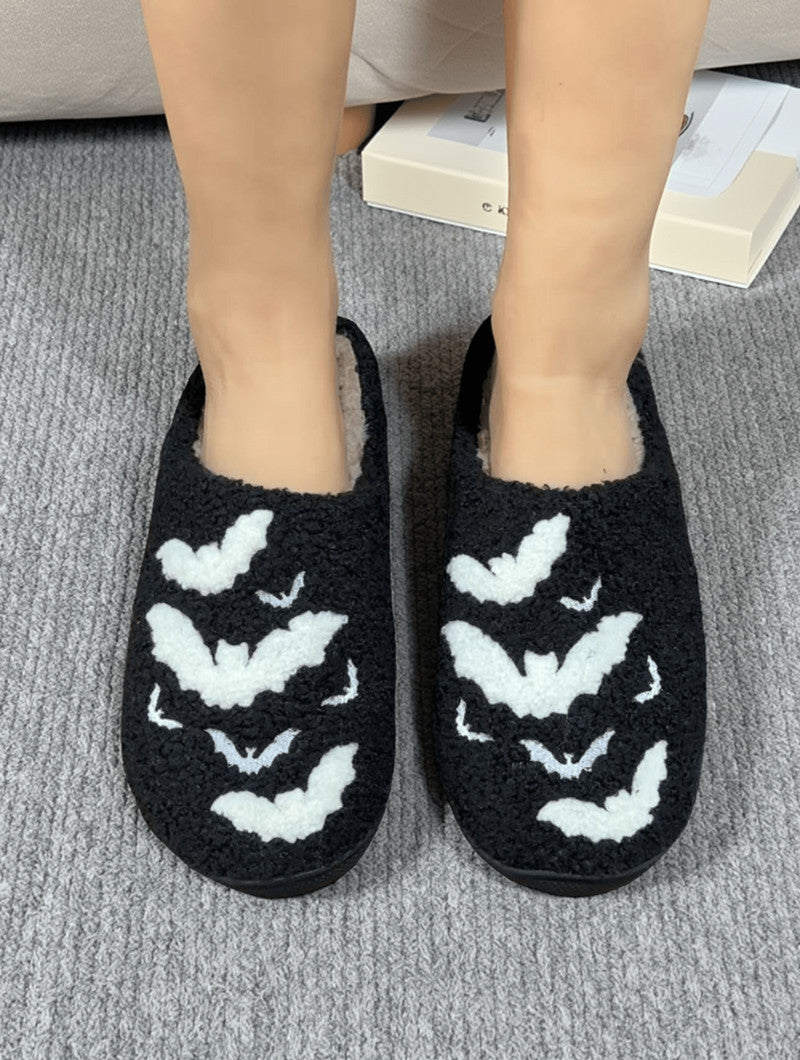 Your feet deserve this 🐾 Cotton slippers with a design, Perfect for cold weather