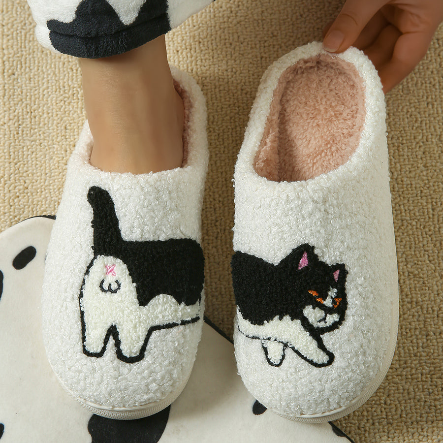 Your feet deserve this 🐾 Cotton slippers with a design, Perfect for cold weather