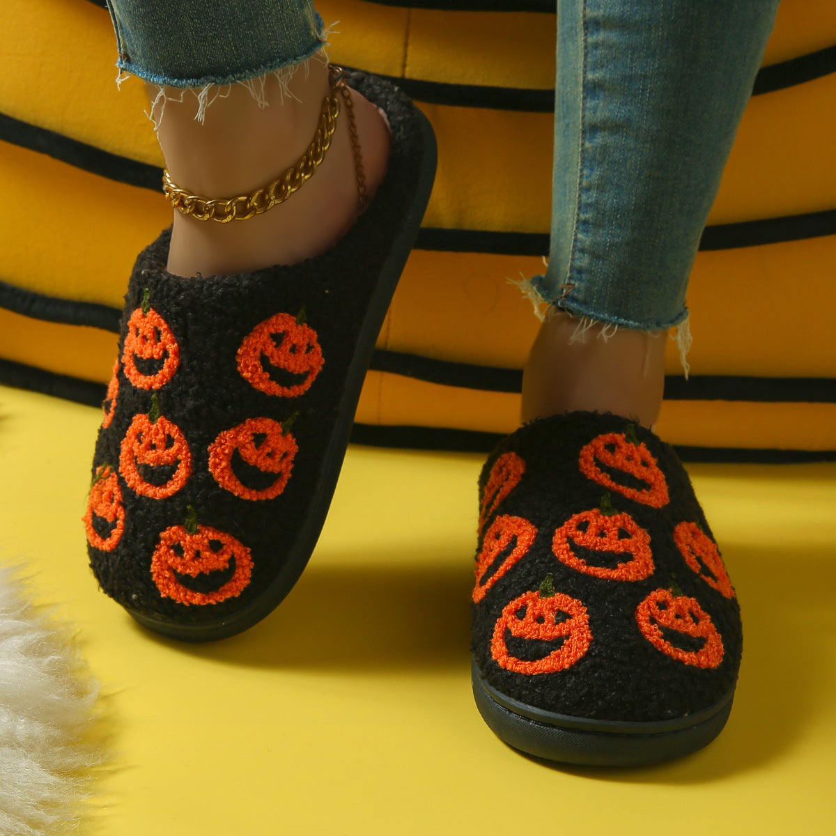 Your feet deserve this 🐾 Cotton slippers with a design, Perfect for cold weather
