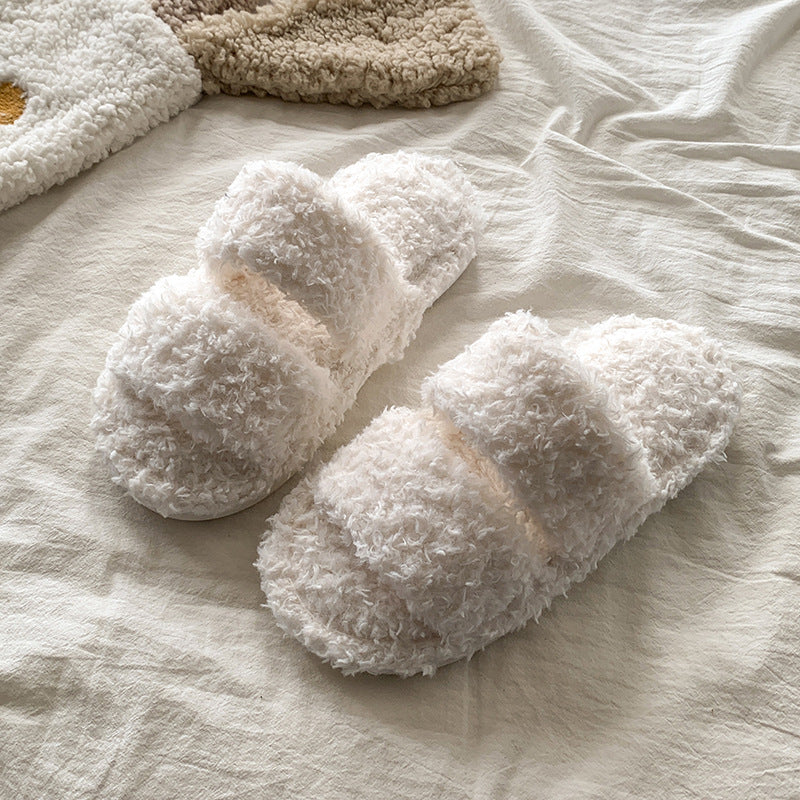 Plush Slippers – Softness and warmth for your everyday comfort at home