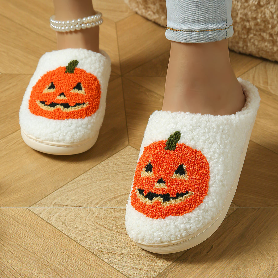 Your feet deserve this 🐾 Cotton slippers with a design, Perfect for cold weather