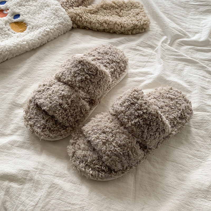 Plush Slippers – Softness and warmth for your everyday comfort at home