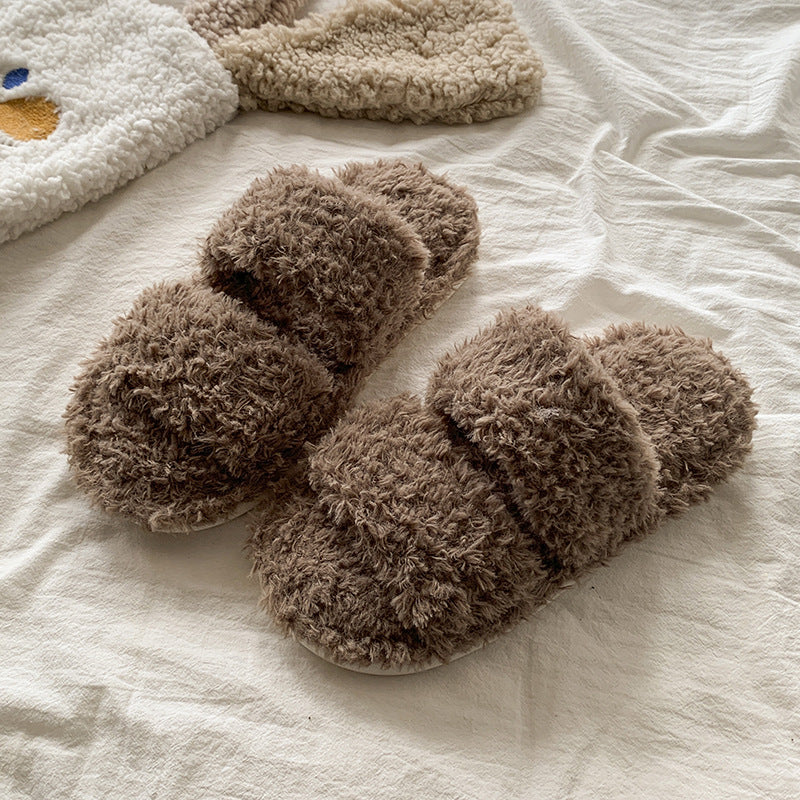 Plush Slippers – Softness and warmth for your everyday comfort at home