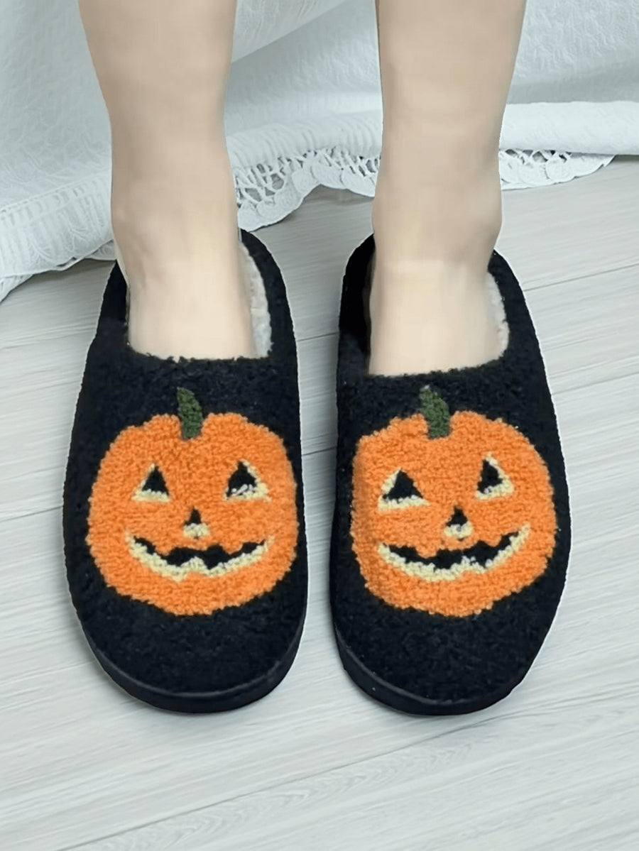 Your feet deserve this 🐾 Cotton slippers with a design, Perfect for cold weather
