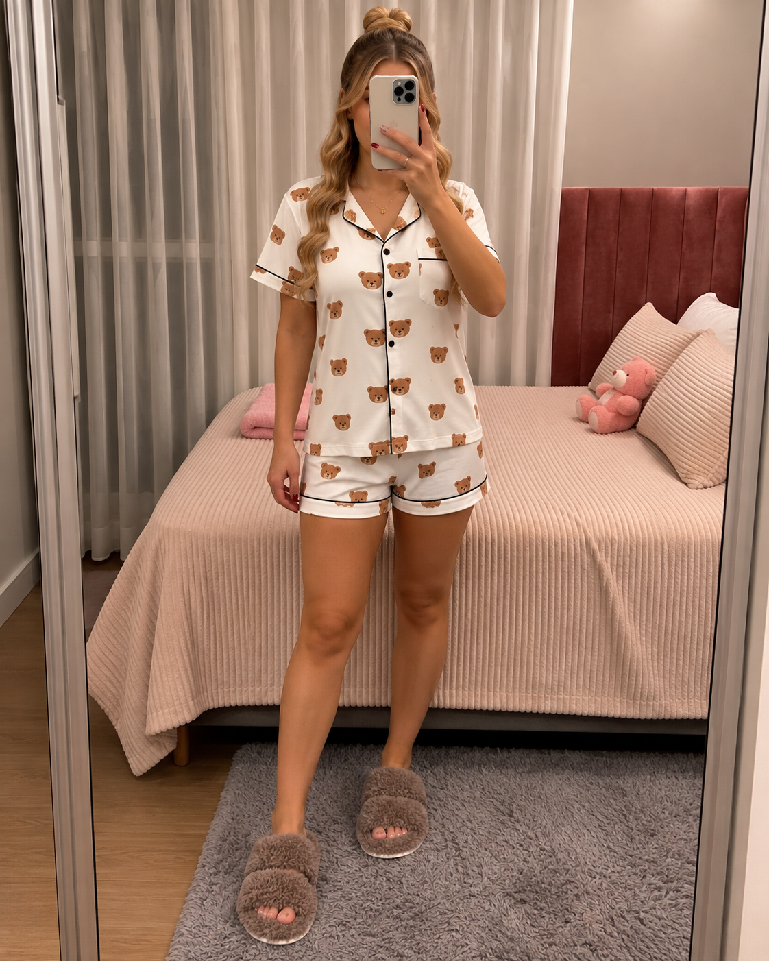 Plush Slippers – Softness and warmth for your everyday comfort at home